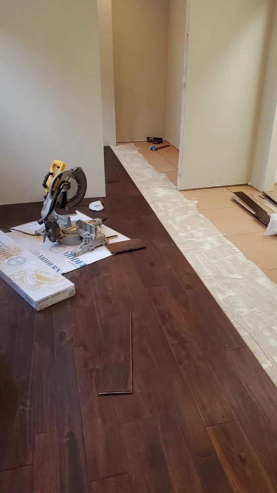 Stunning Living Room Refinishing With Sustainable Materials image